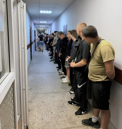 Складные ножи и пневматы: в Челябинске полиция задержала 69 подростков
