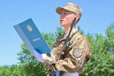 Новобранцы Гвардейского гарнизона приняли присягу