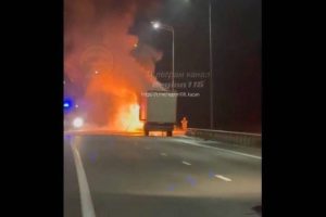 В Верхнеуслонском районе загорелась фура