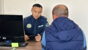 Казахстанка пожаловалась на грубость таксиста: его выдворили из страны (видео)