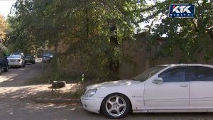 “Перерезали горло”: алматинец скончался после конфликта из-за парковочного места (видео)
