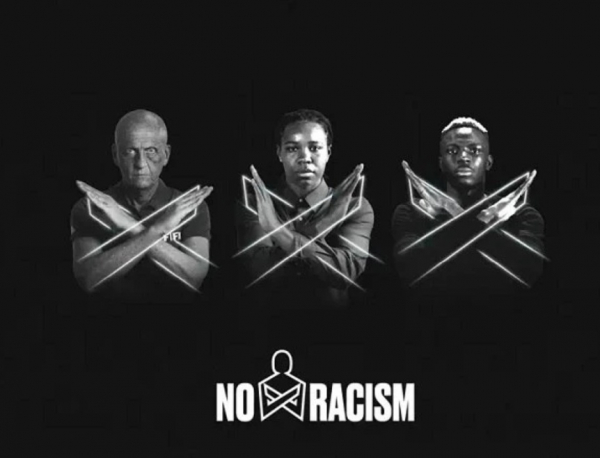 На чемпионате мира по футболу утвердили новый жест против расизма